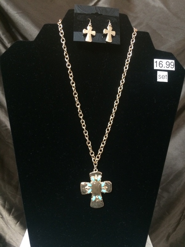 Costume Jewelry - Cross Necklace